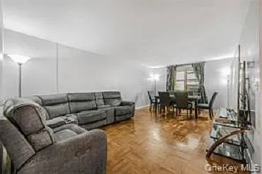 1234 Midland Ave #1C — Photo 5