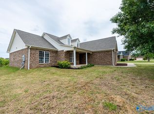 303 Narrow Ln, New Market, AL 35761