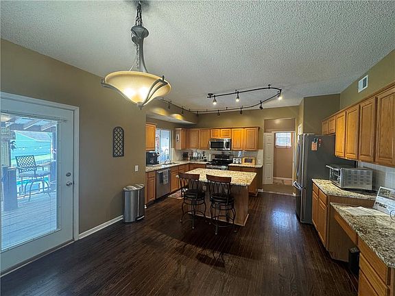 3rd image of 1019 NE 93rd Ct