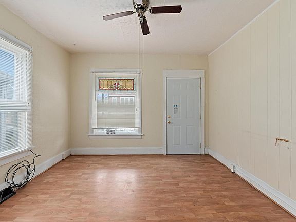 2nd image of 4538-4540 15th Ave