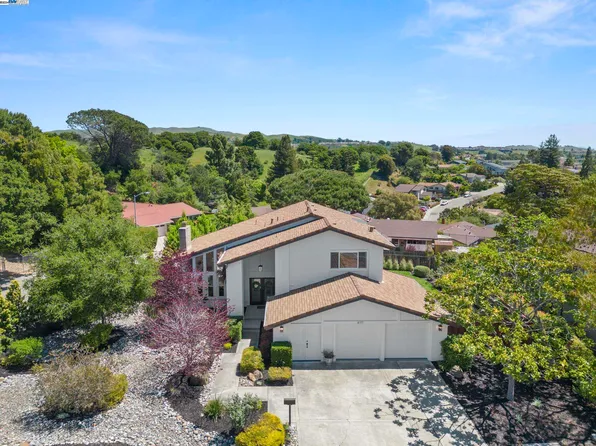 6111 Greenridge Rd, Castro Valley, CA 94552