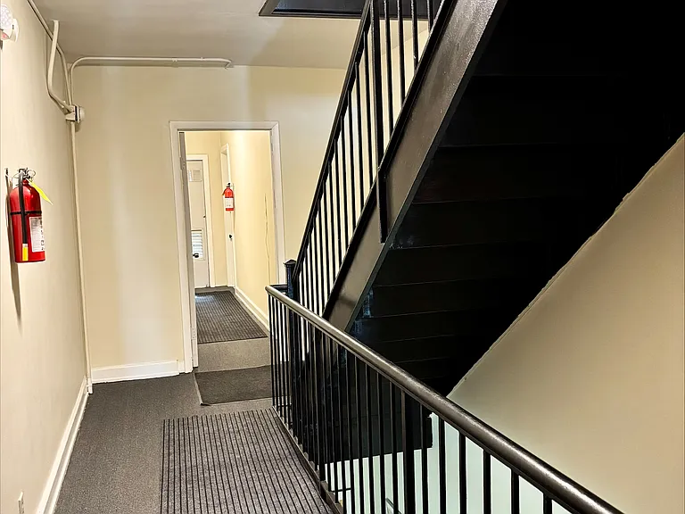 1009 Madison St #3 — Photo 15