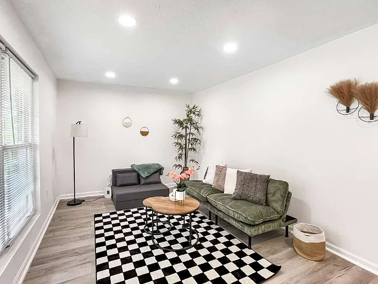 1224 Crawford Way — Photo 8