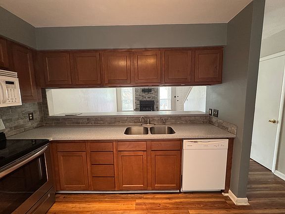 4th image of 7003 Pine Ct