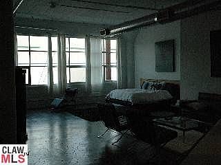 4th image of 530 Molino St APT 206