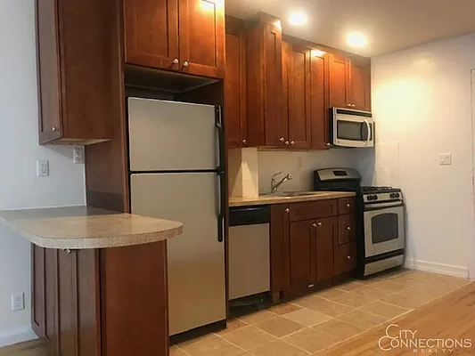 Rented by City Connections Realty | media 12