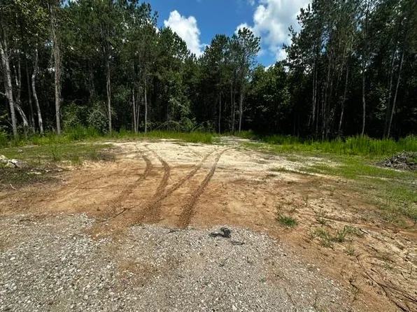 3720 Lakewood Dr, Kountze, TX 77625