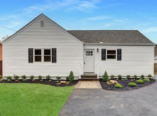 273 Lenox Rd, Huntington Station, NY 11746