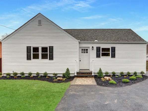 273 Lenox Road, Huntington Station, NY 11746