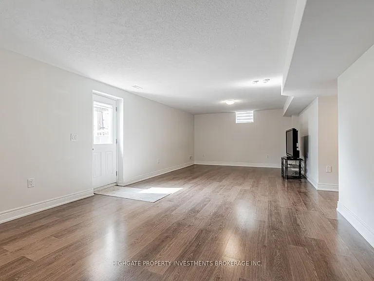 1055 Purus Path #BASEMENT — Photo 11