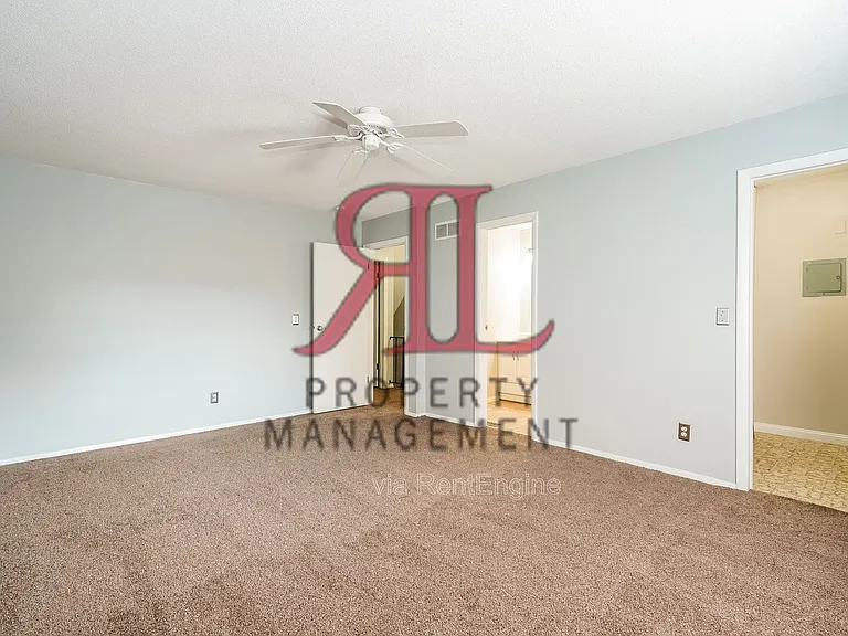 119 Stornoway Dr E — Photo 13
