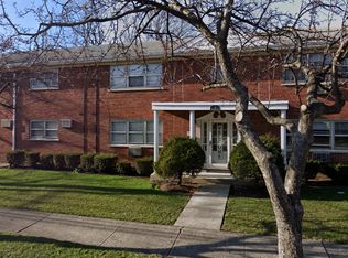 2 N Broadway Ave APT 1WR, Park Ridge, IL 60068