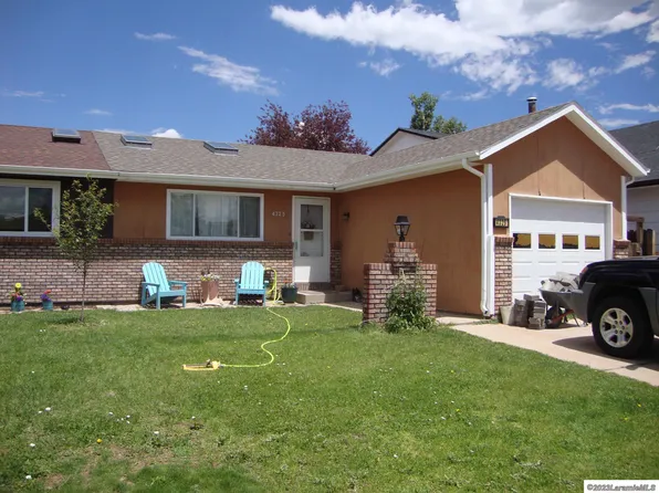 4325 Comanche Dr, Laramie, WY 82072