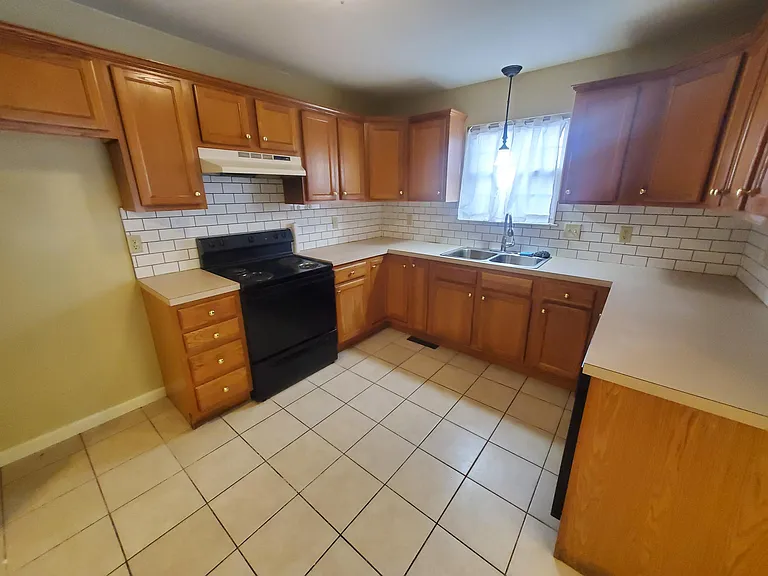 667 Walnut Tree Dr #1 — Photo 4