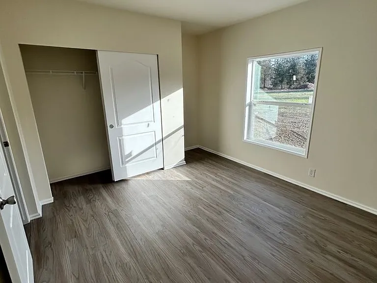 7420 Guide Meridian — Photo 2