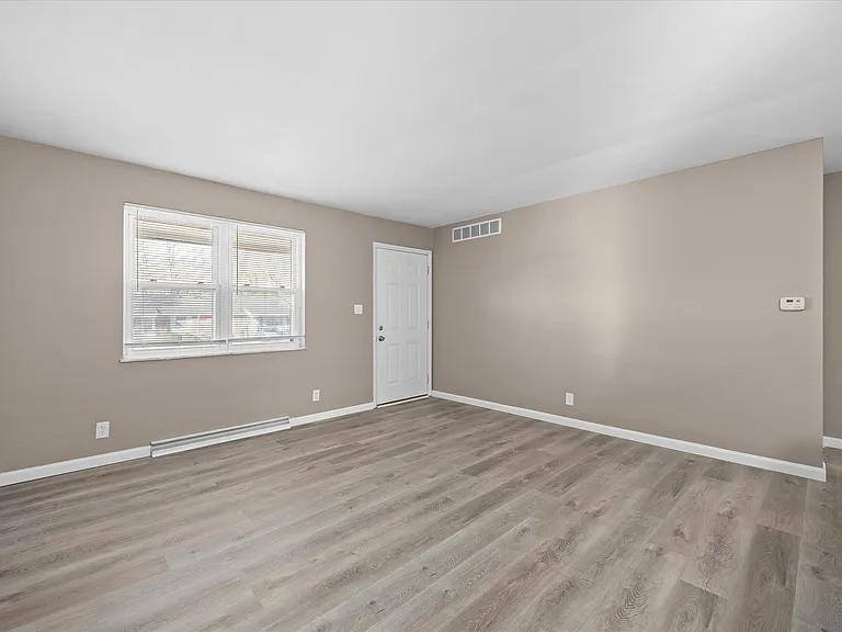 6 Manor Dr #2 — Photo 4