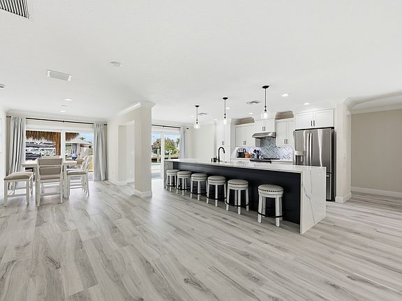 5th image of 1479 SW Seahawk Way