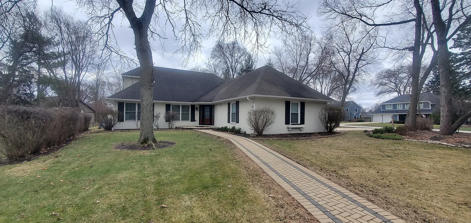 26W055 Cree Ln photo 1
