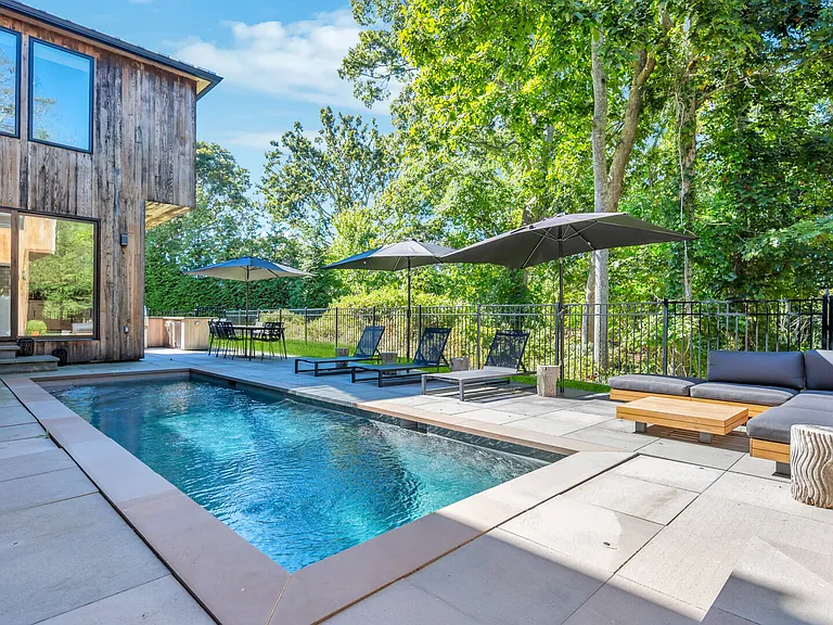 3 Turtle Pond Rd — Photo 2