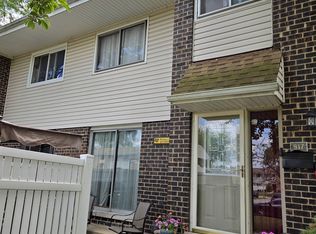 917 White Oak Ln, University Park, IL 60484