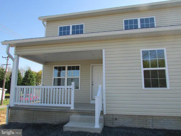 76 Place Dr, Martinsburg, WV 25401