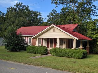 402 W Lemon St, Fitzgerald, GA 31750