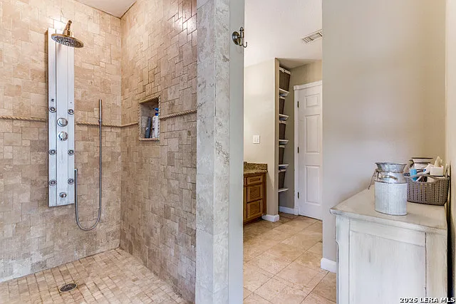 9106 Saddle Trl — Photo 16