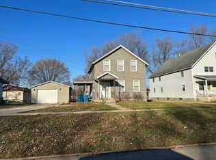 112 W Division St, Amboy, IL 61310