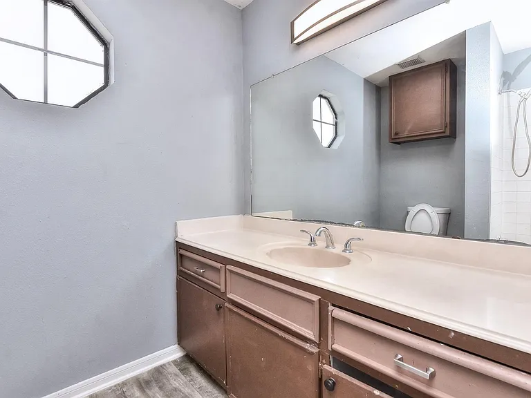 1202 Southwalk St — Photo 24