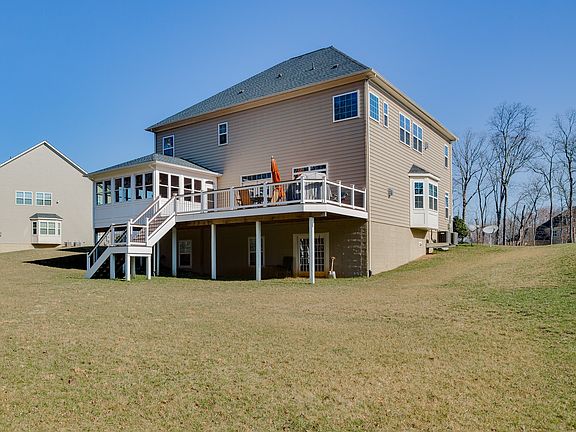2nd image of 21935 Knob Hill Pl