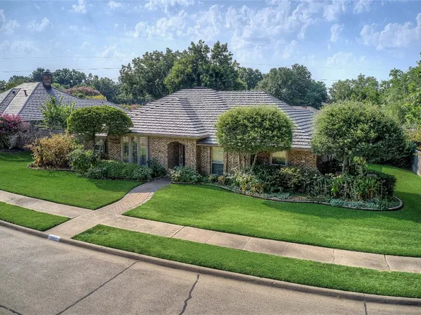 3206 Oxford Dr, Rowlett, TX 75088