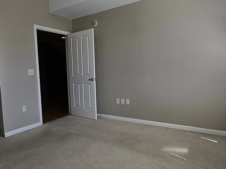 1950 N Logan St #509 — Photo 10