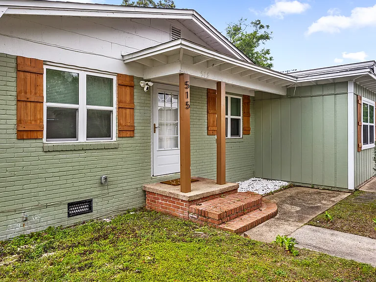 515 E Scott St — Photo 43