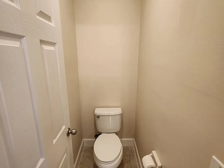 5352 Talbot Blvd — Photo 22