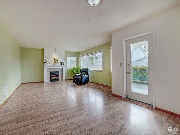 3rd image of 26325 Illinois Avenue NE #B101