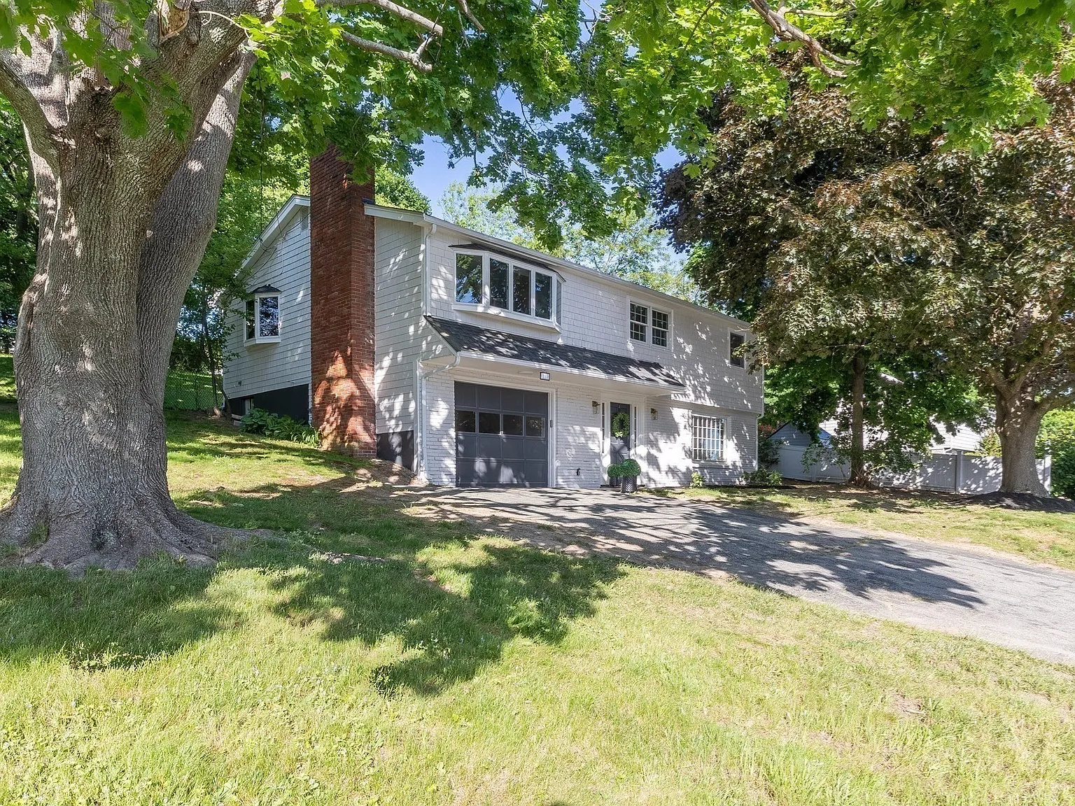 4 bed, 1.5 bath, 1320 sqft, $5,500 — Photo 2