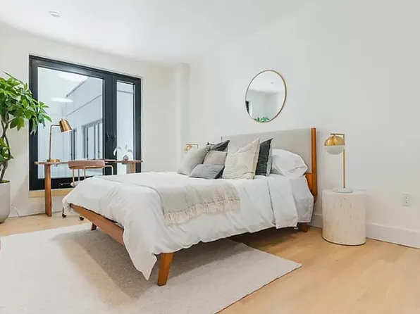 260 Gold Street image 4 of 27