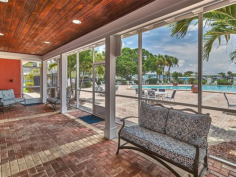 121 Seahorse Dr SE #C — Photo 65