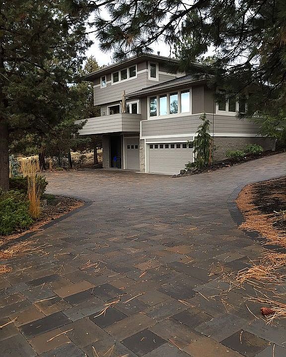 Tri-Level/New Paver Driveway