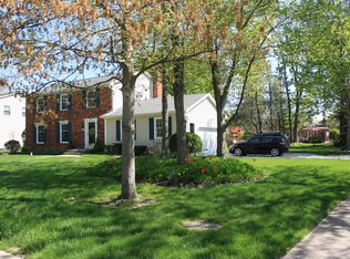 3 Ransom Oaks Dr, East Amherst, NY 14051