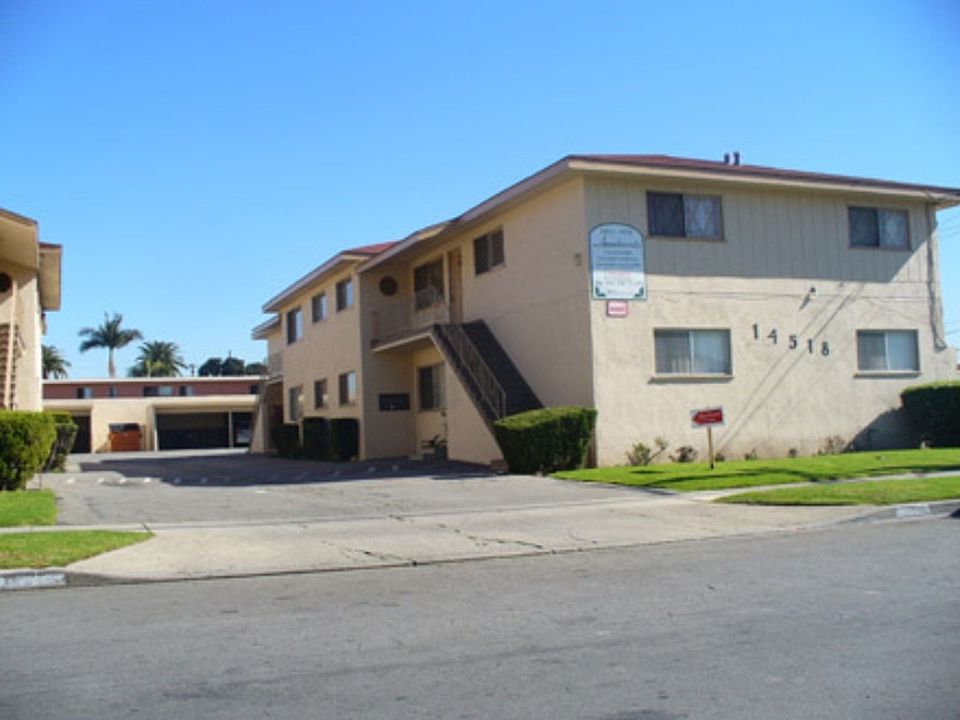 1st image of 14514-18 S Berendo Ave #D