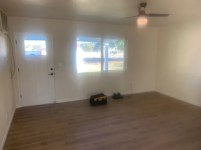 180 Channel Way — Photo 3