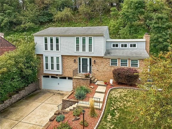 3rd image of 145 Lingay Dr