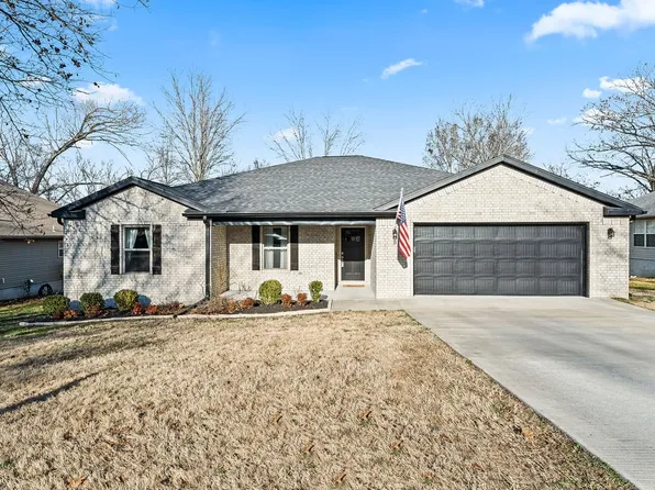 8 Charing Dr, Bella Vista, AR 72714