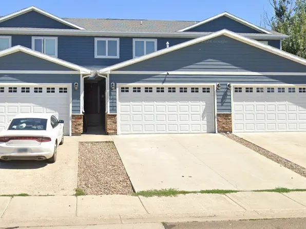 2272 Prairie Oak Dr, Dickinson, ND 58601