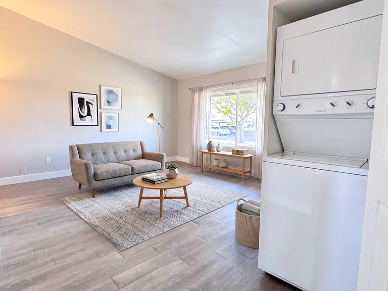 2726 E Glenrosa Ave #3 — Photo 5