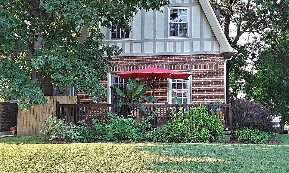 2nd image of 1825 Lawrence St