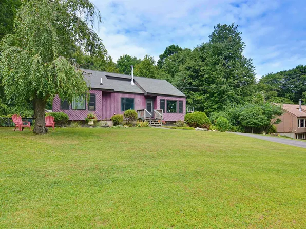 33 Redfield Circle, Derry, NH 03038