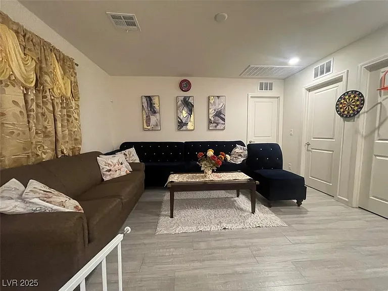 5045 Bloodhound St — Photo 14
