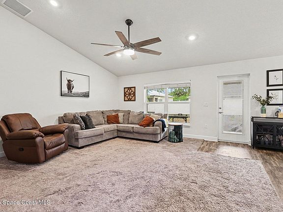 4th image of 325 Kapok Ct NW